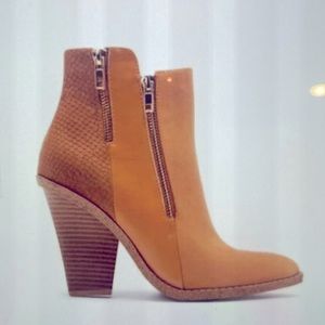 Shoedazzle (JUSTFAB) Charmaine Block Heeled Bootie-Light Camel-Size 9